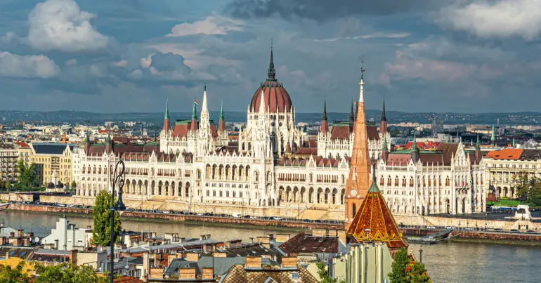 بررسی راه های مهاجرت به مجارستان