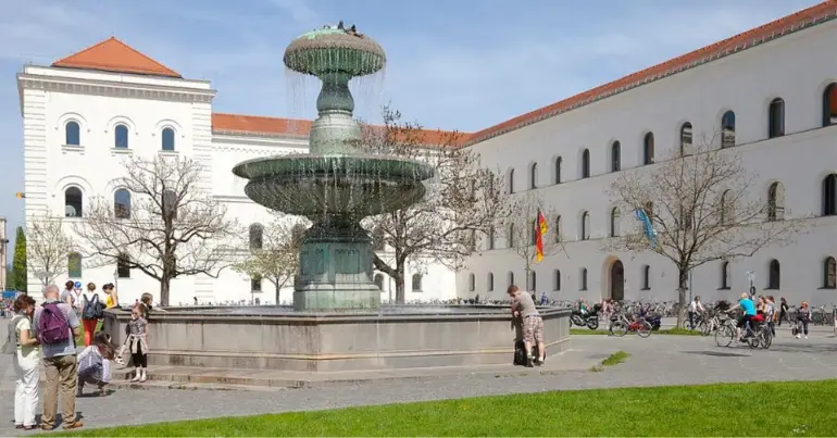 دانشگاه لودویگ ماکسیمیلیان مونیخ