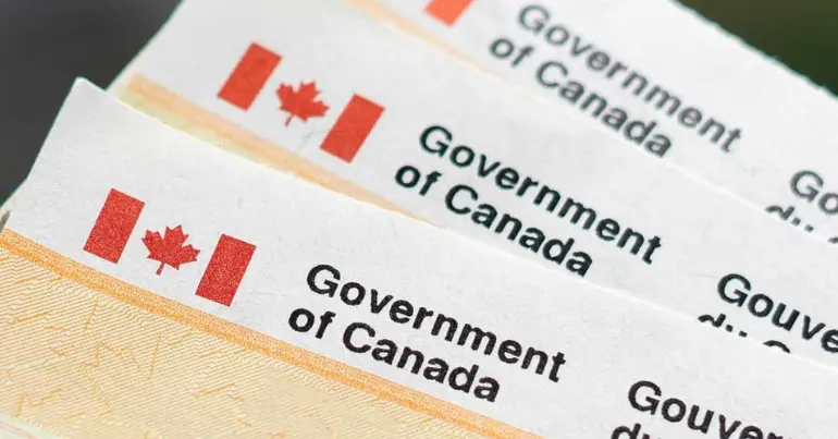 مدارک مورد نیاز برای اخذ ویزای کار IMP کانادا شامل چیست؟