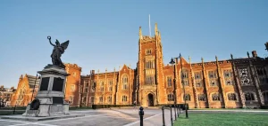 دانشگاه کویینز (Queen's University)